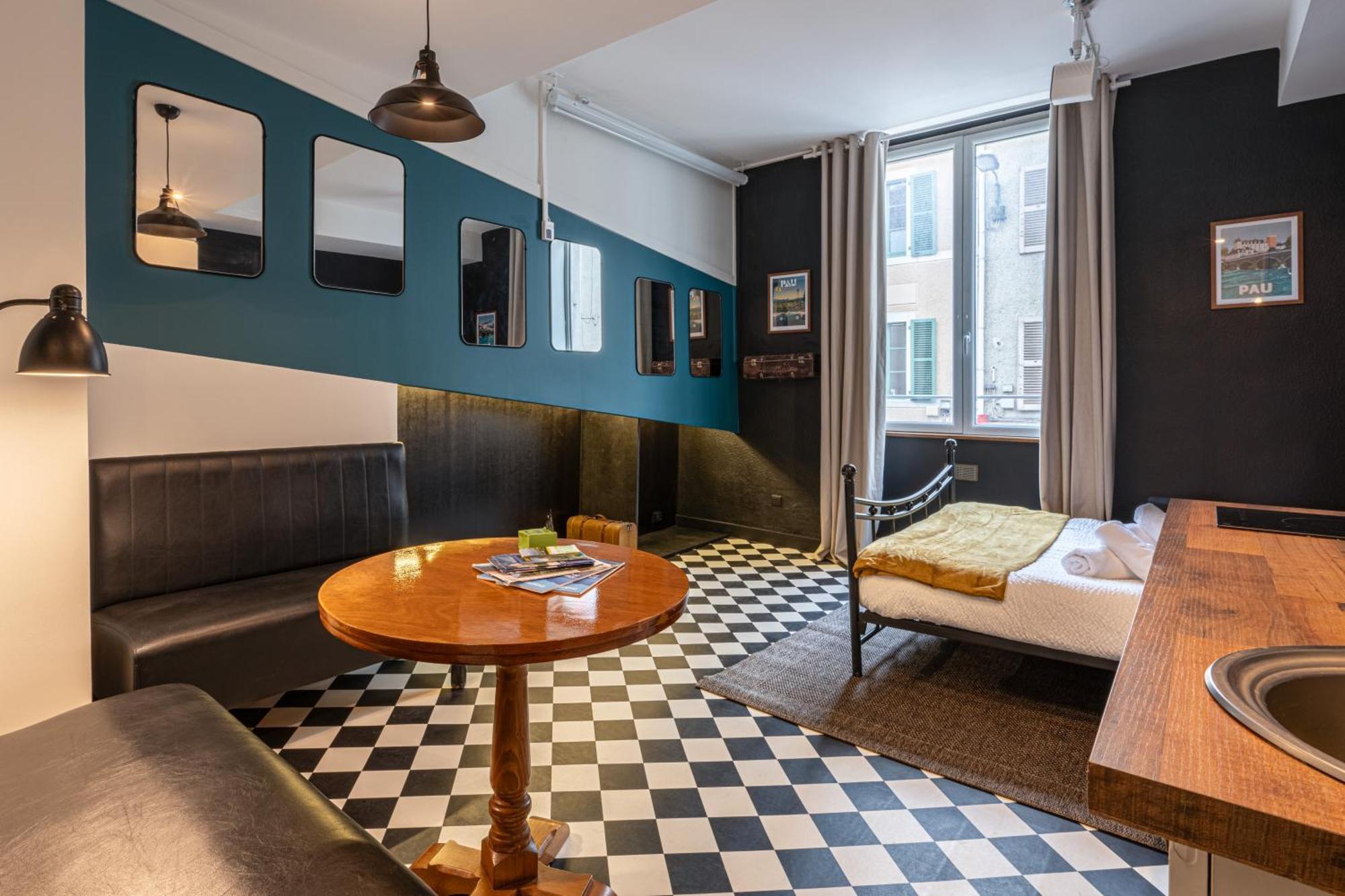 Atypique - Coeur De Ville - Ecran Geant - 2 Pers Pau Eksteriør billede